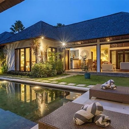 Villa Tiga Mangga By Optimum Bali Villas Seminyak Esterno foto